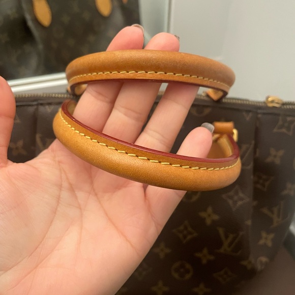 Louis Vuitton Turenne pm - Picture 10 of 16